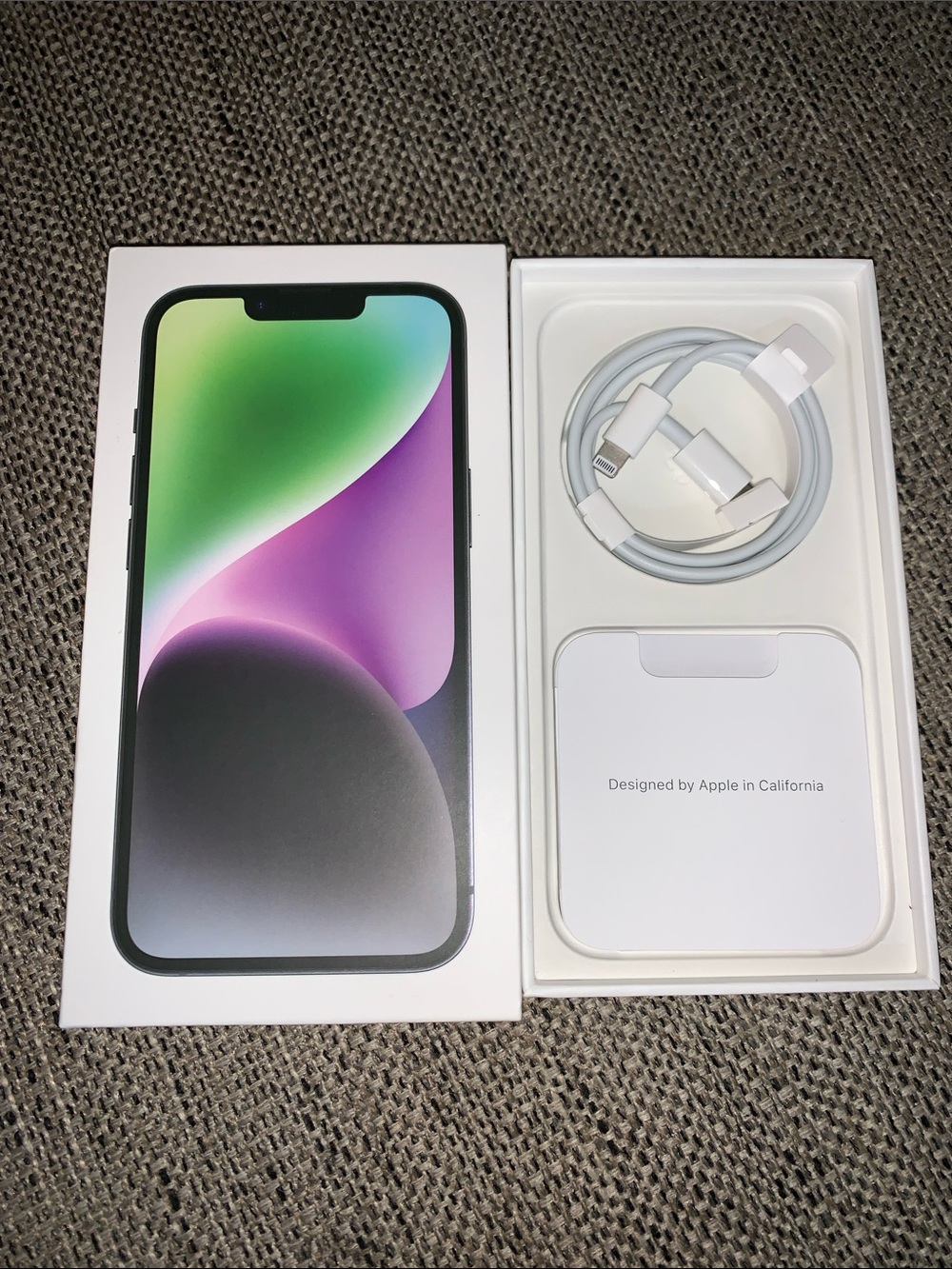 Brand new Apple iPhone 14 BOX & original iPhone cord. It has only been stored